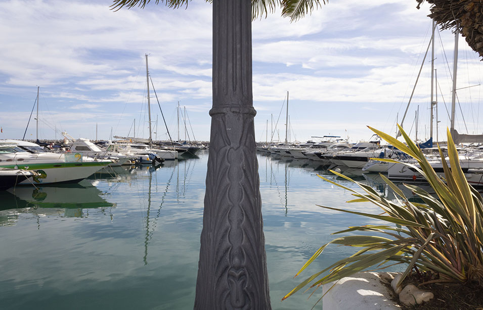 Banús33